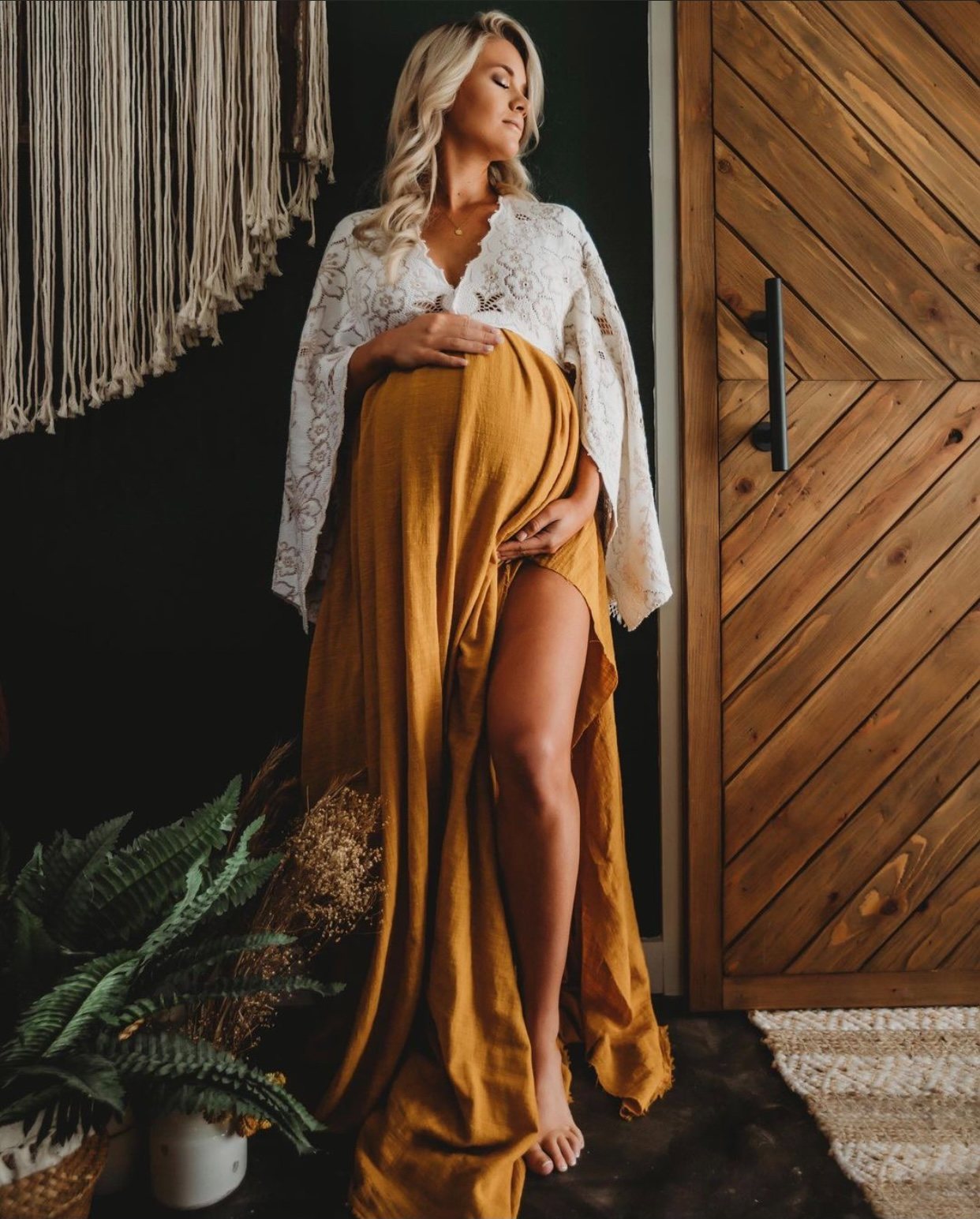 Pregnancy spray tan + maternity, cover — The Bronze Lily, St. Petersburg, FL